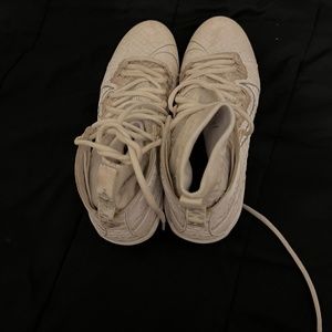 Used 1 year old lacrosse cleats